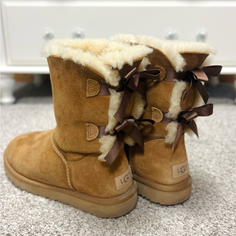 UGG Boots - Bailey Bow II (Size 8)